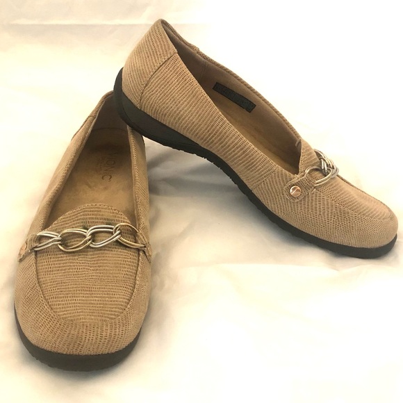 Vionic Shoes - Vionic Alda OrthoHeel Wide Saddle Lizard Leather Loafer sz 9W